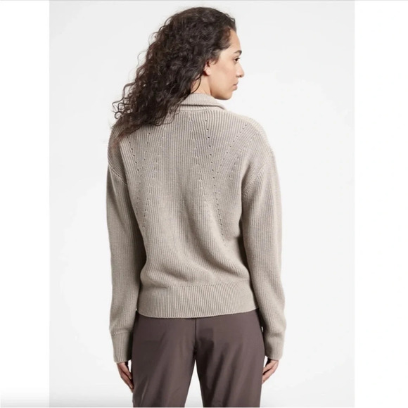 Athleta (Fall 2021) Escapade Mock Neck Bomber Sweater Jacket Medium - Picture 10 of 11